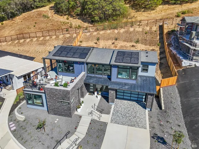 $3,049,000 | 31 Erin Drive, San Rafael, CA 94903