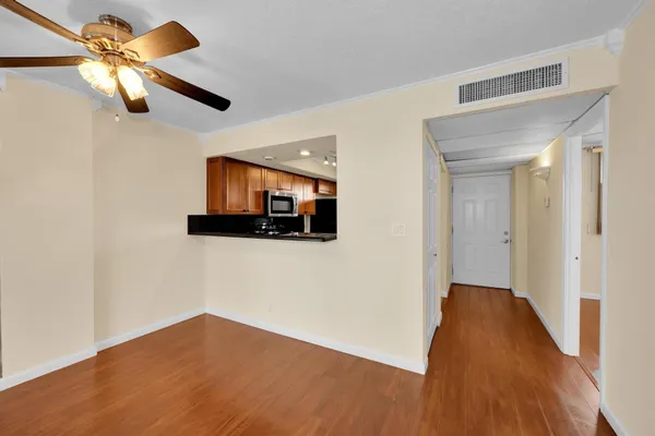 $189,900 | 118 Royal Park Drive, Unit 4G, Oakland Park, FL 33309