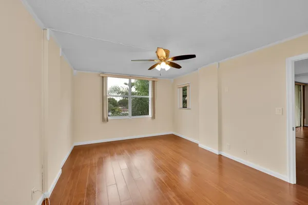 $189,900 | 118 Royal Park Drive, Unit 4G, Oakland Park, FL 33309