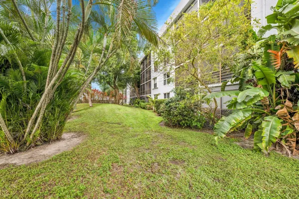 $189,900 | 118 Royal Park Drive, Unit 4G, Oakland Park, FL 33309