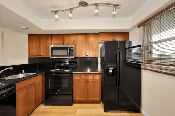 $189,900 | 118 Royal Park Drive, Unit 4G, Oakland Park, FL 33309
