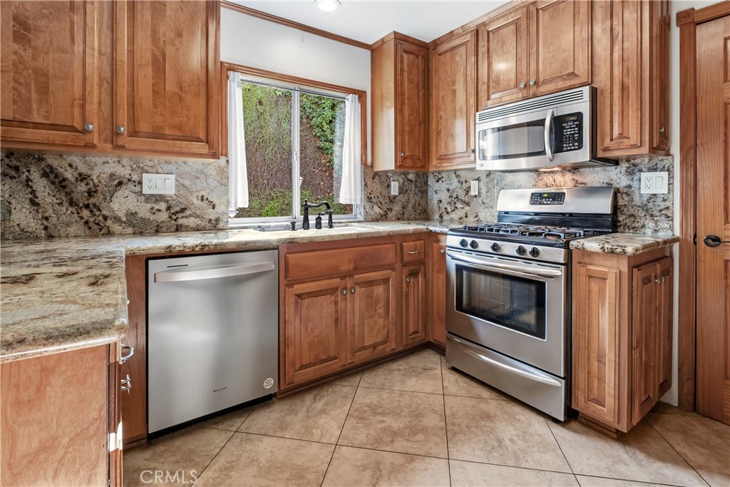 1548 Stockport Drive Riverside, CA 92507 - Photo 19 of 47