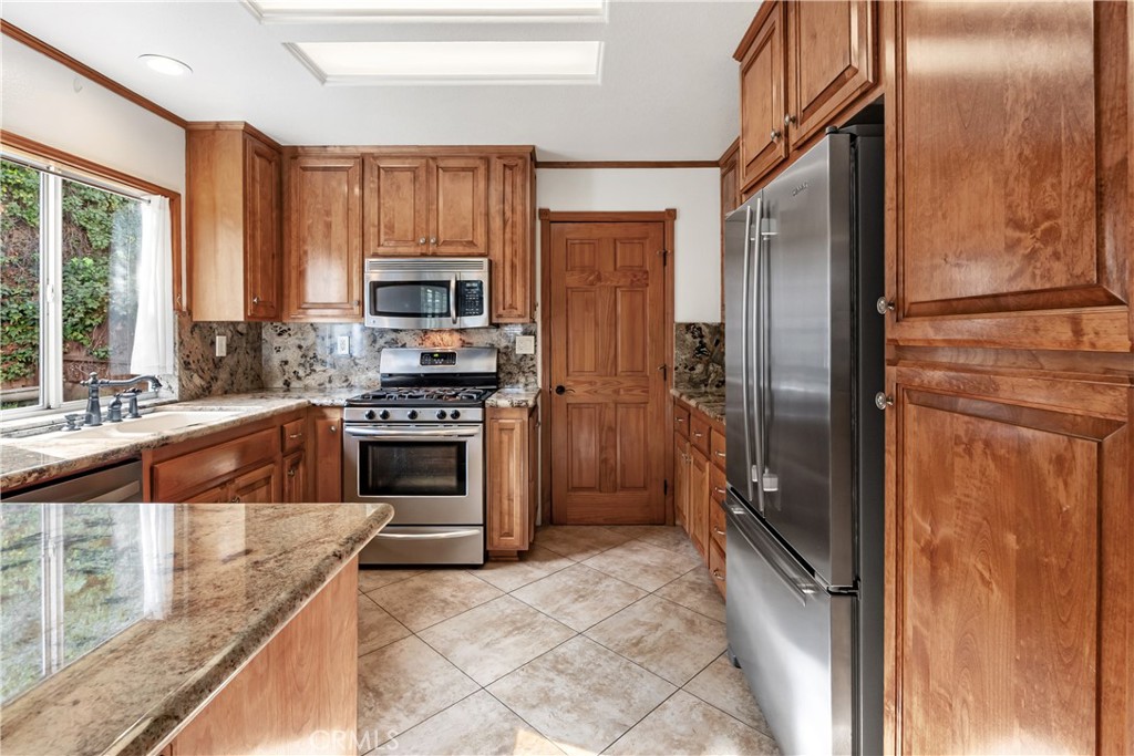 1548 Stockport Drive Riverside, CA 92507 - Photo 20 of 47