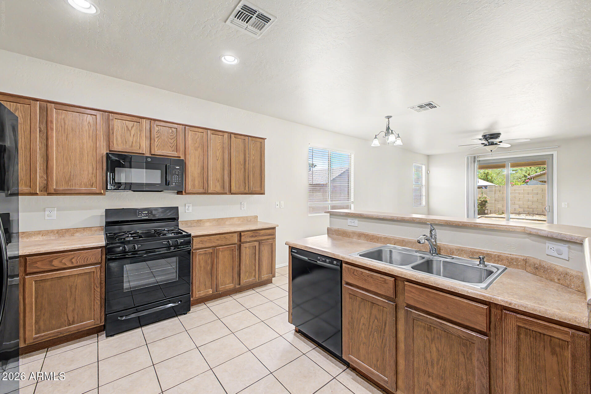 14242 West Calavar Road Surprise, AZ 85379 - Photo 9 of 19 16 - Calavar