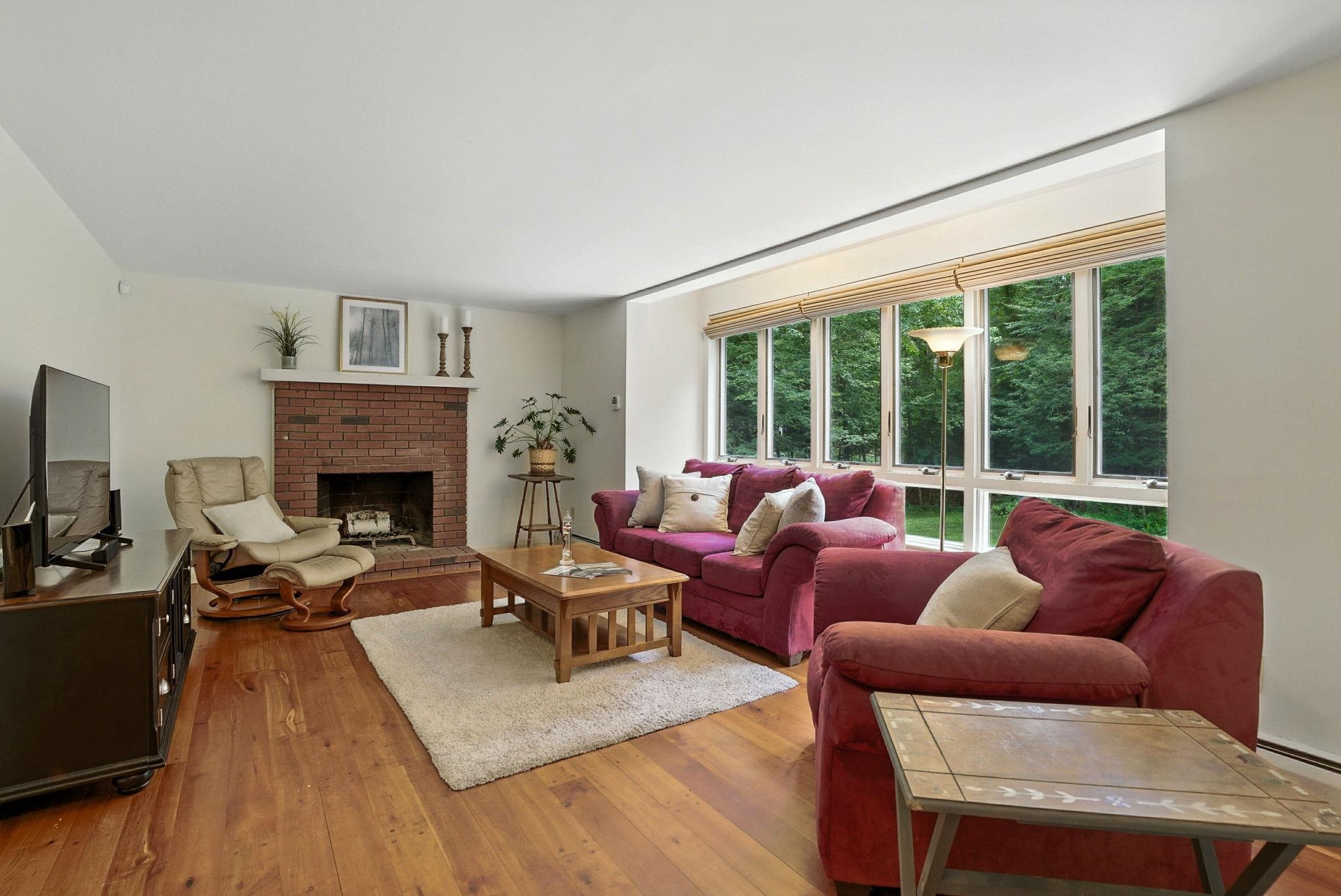 38 Cambridge Road Bedford, NH 03110 - Photo 7 of 33 Gallery Image 7