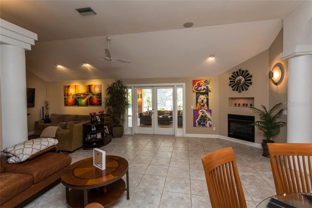 208 Craft Road Brandon, FL 33511 - Photo 12 of 25 Gallery Image 12