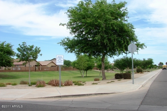3215 West Maldonado Road Phoenix, AZ 85041 - Photo 18 of 18 park