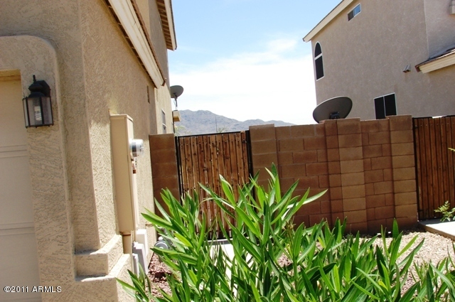 3215 West Maldonado Road Phoenix, AZ 85041 - Photo 4 of 18 side gate
