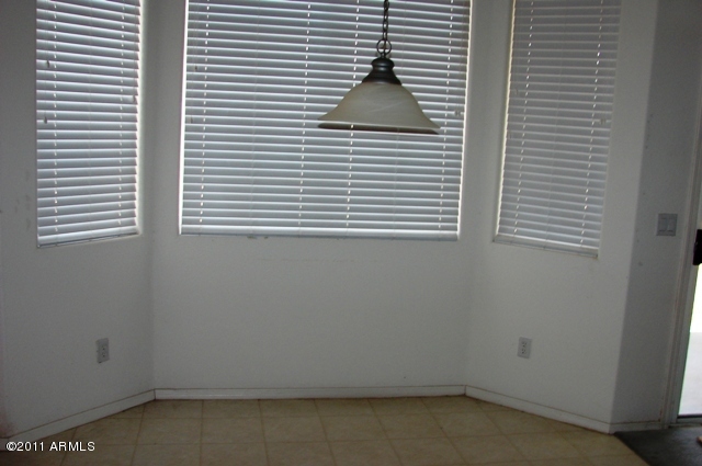 3215 West Maldonado Road Phoenix, AZ 85041 - Photo 10 of 18 breakfast room