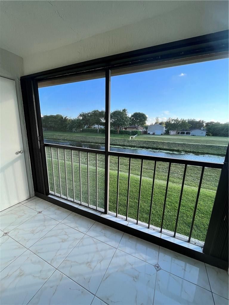 9449 Boca Cove Circle, Unit 914 Boca Raton, FL 33428 - Photo 4 of 31 Photo 4
