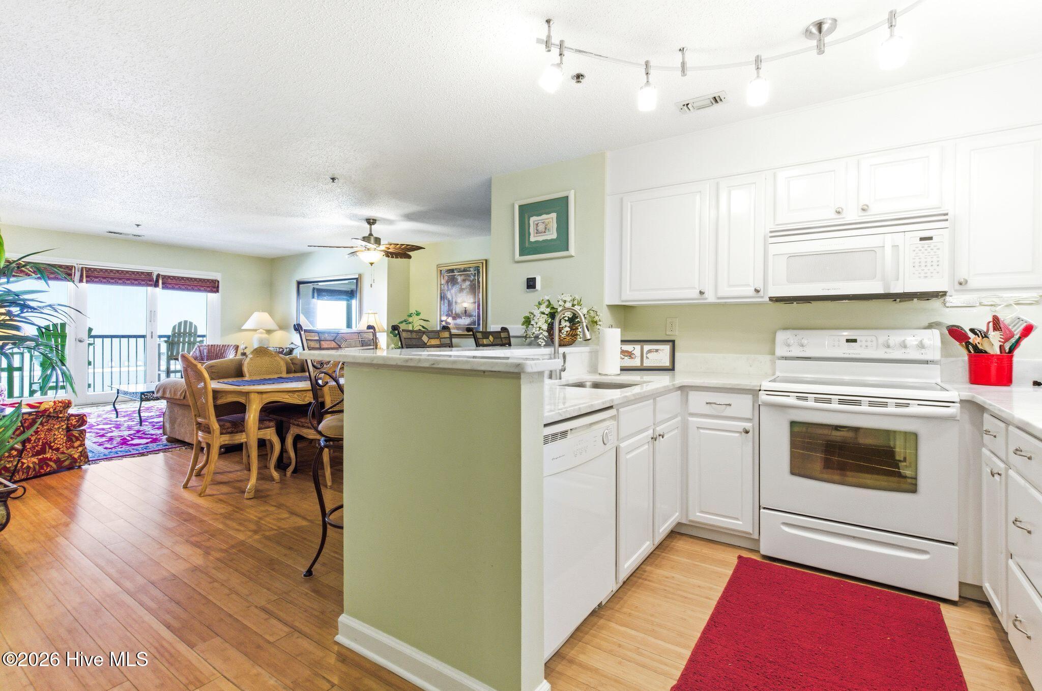 790 New River Inlet Road, Unit 220A North Topsail Beach, NC 28460 - Photo 9 of 61 10_DSC04296