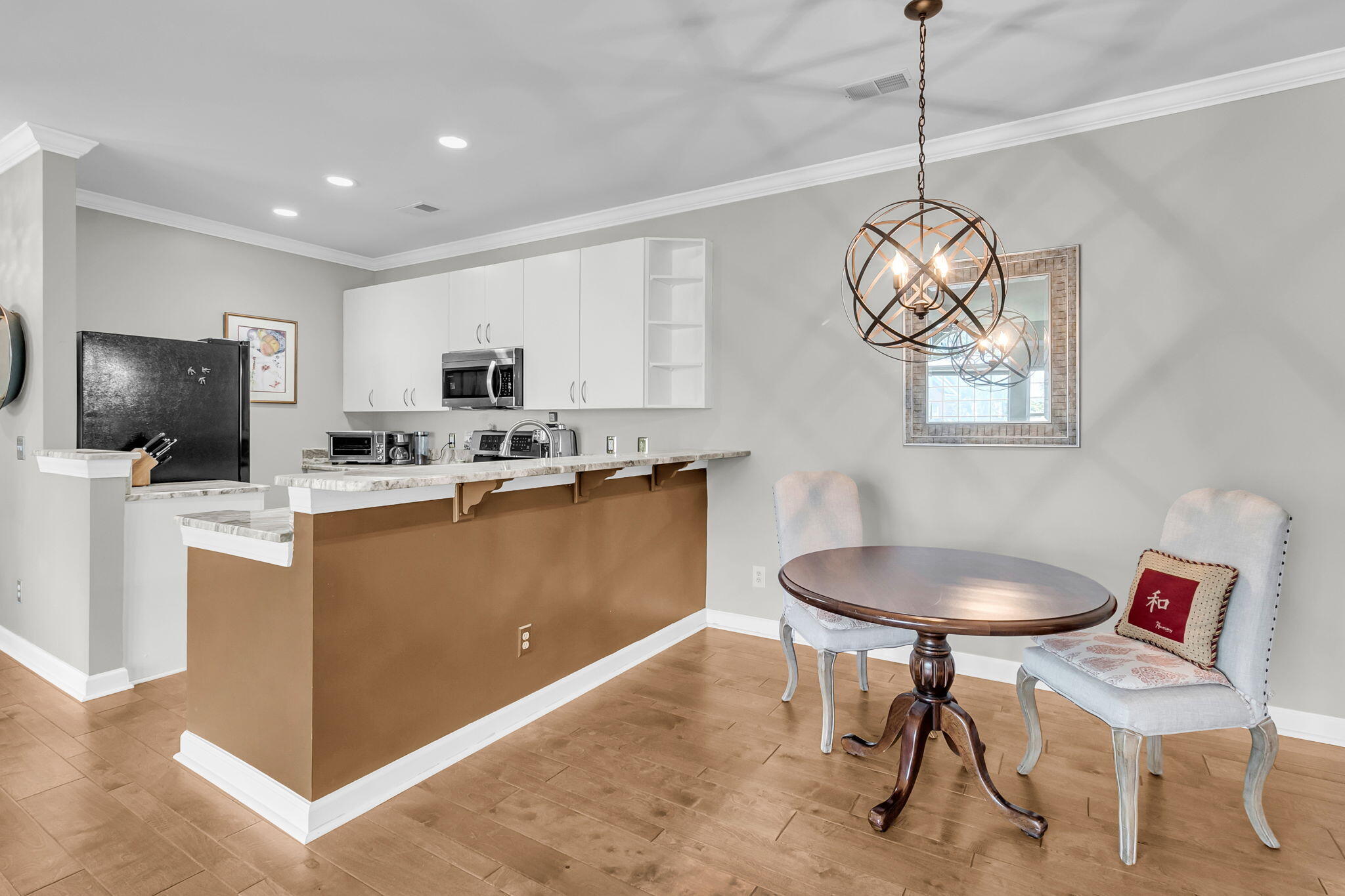 1377 Hopton Circle Mount Pleasant, SC 29466 - Photo 6 of 33 Kitchen.Dining room