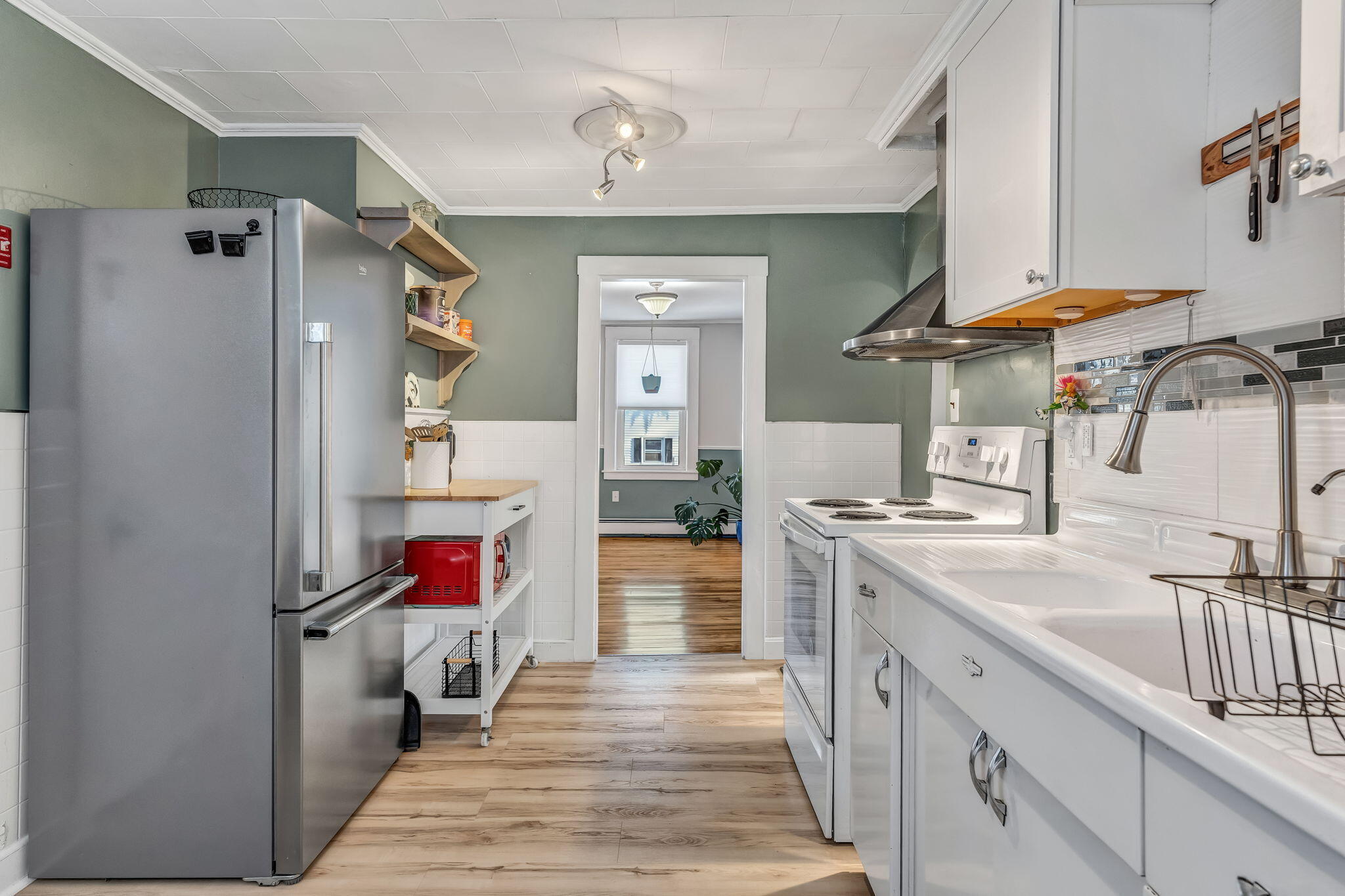 346 Lincoln Street Bangor, ME 04401 - Photo 12 of 50 Kitchen