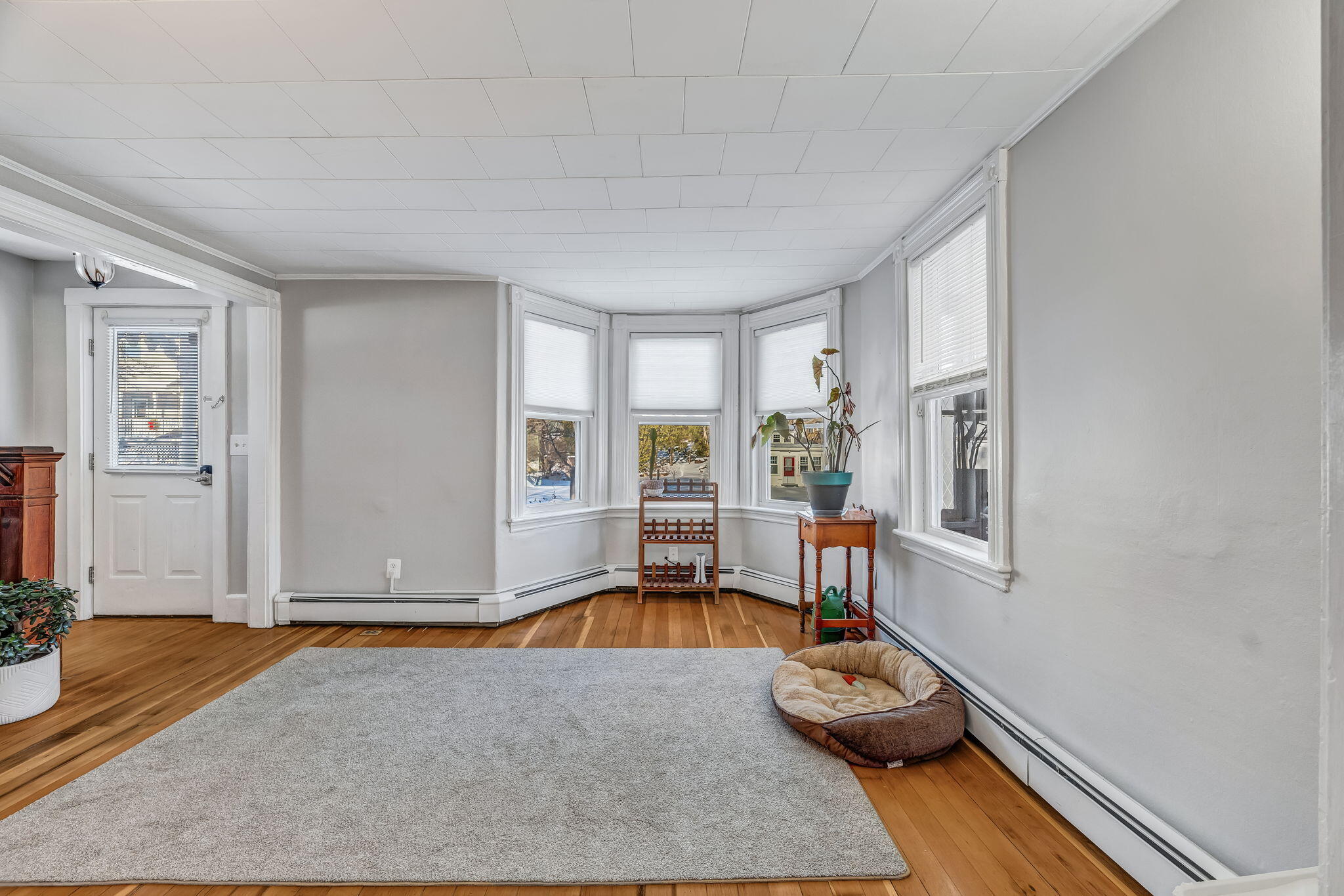 346 Lincoln Street Bangor, ME 04401 - Photo 22 of 50 Living Room