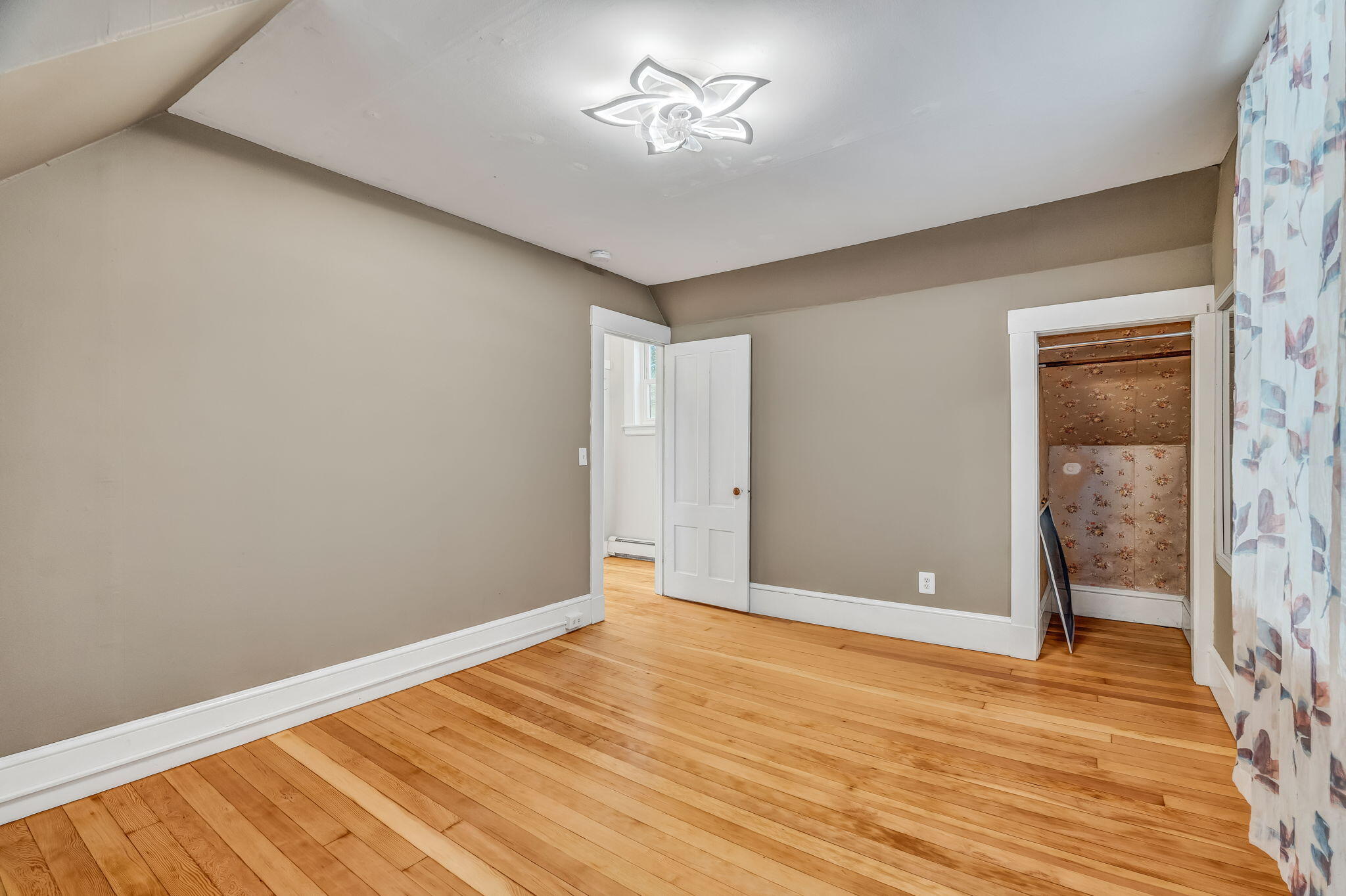 346 Lincoln Street Bangor, ME 04401 - Photo 29 of 50 Bedroom #2