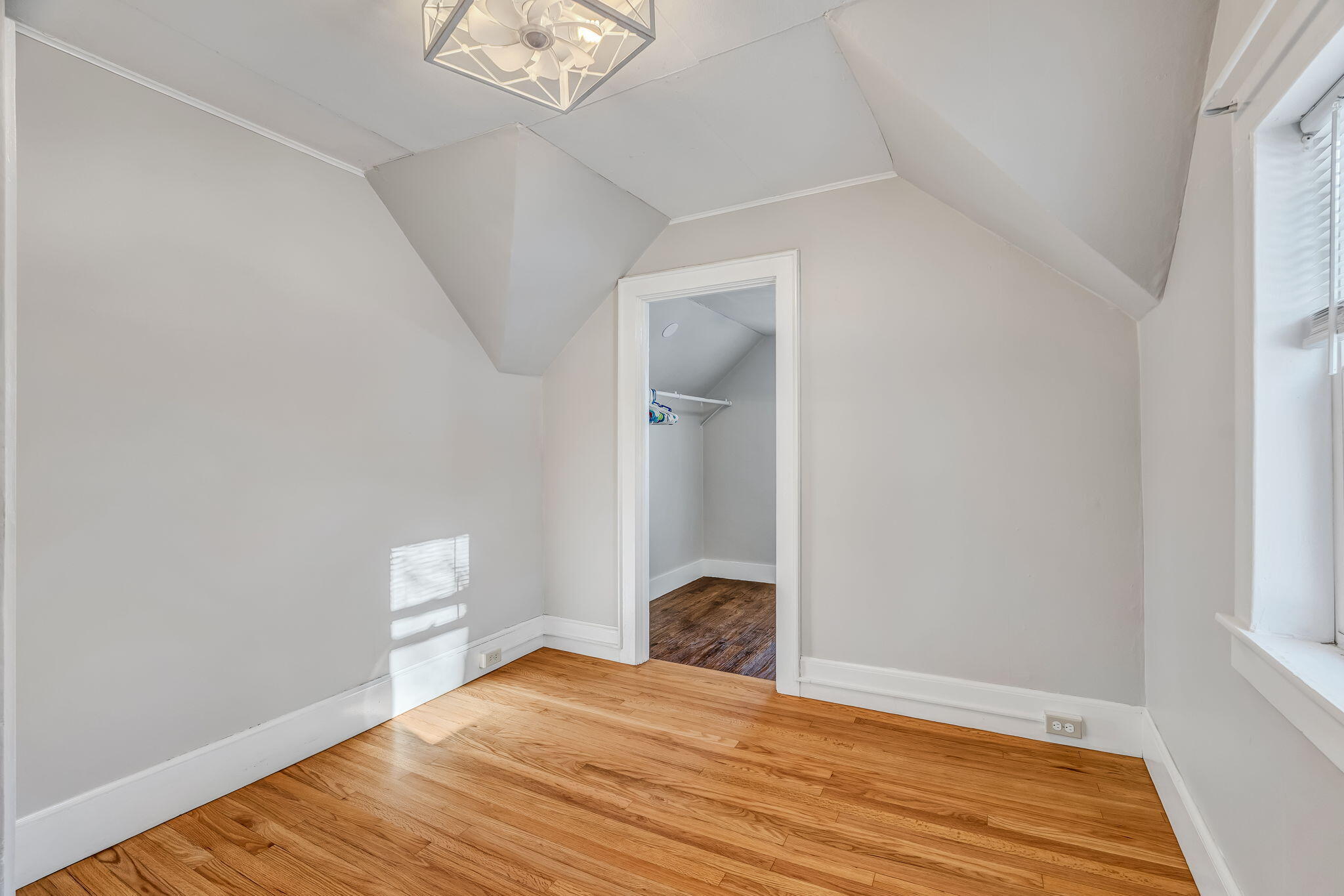 346 Lincoln Street Bangor, ME 04401 - Photo 30 of 50 Bedroom #3