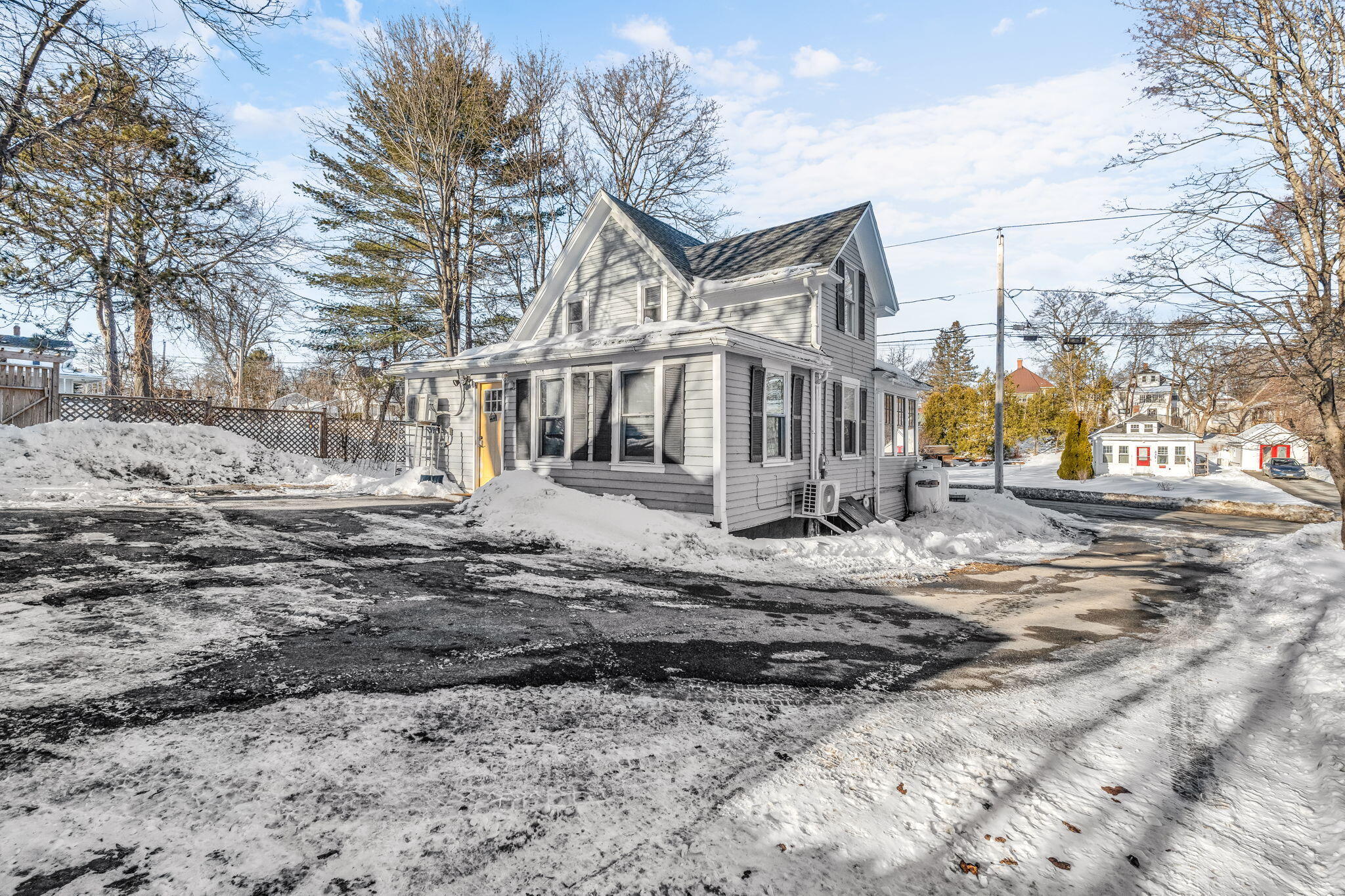 346 Lincoln Street Bangor, ME 04401 - Photo 40 of 50 Back Left View