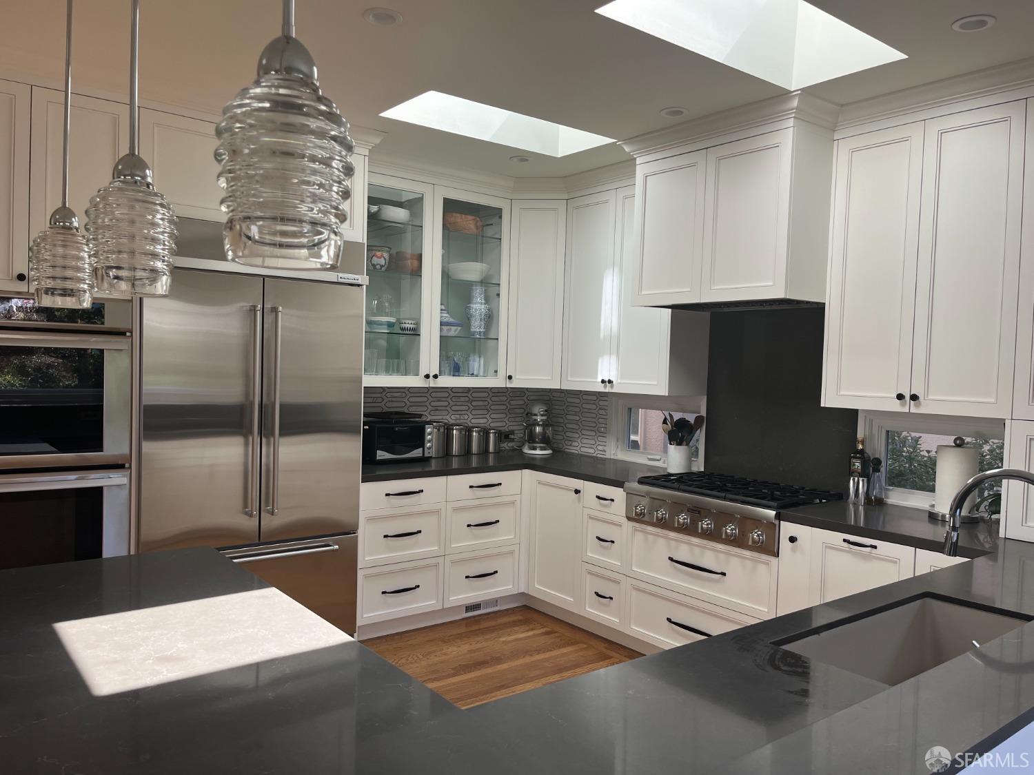 184 Forest Side Avenue San Francisco, CA 94127 - Photo 2 of 26