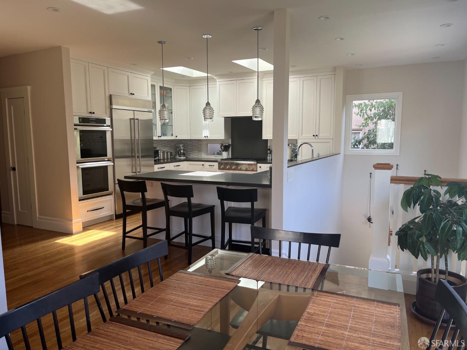 184 Forest Side Avenue San Francisco, CA 94127 - Photo 3 of 26