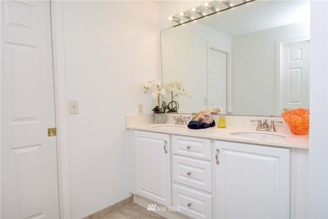 23529 22nd Avenue Southeast Bothell, WA 98021 - Photo 14 of 24