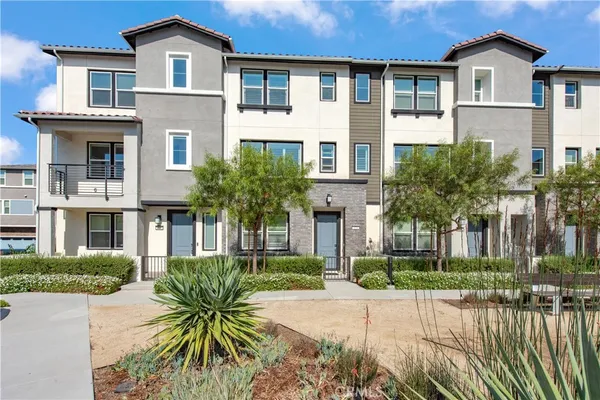 $1,080,000 | 371 Bellver, Lake Forest, CA 92630