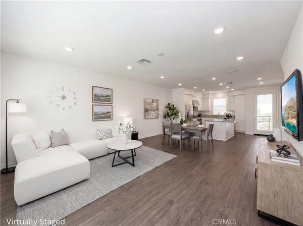 $1,080,000 | 371 Bellver, Lake Forest, CA 92630