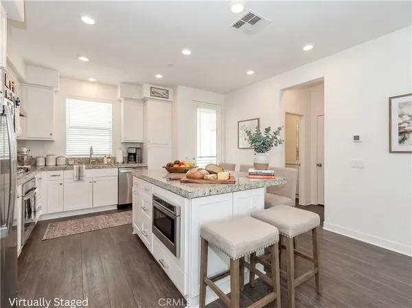 $1,080,000 | 371 Bellver, Lake Forest, CA 92630