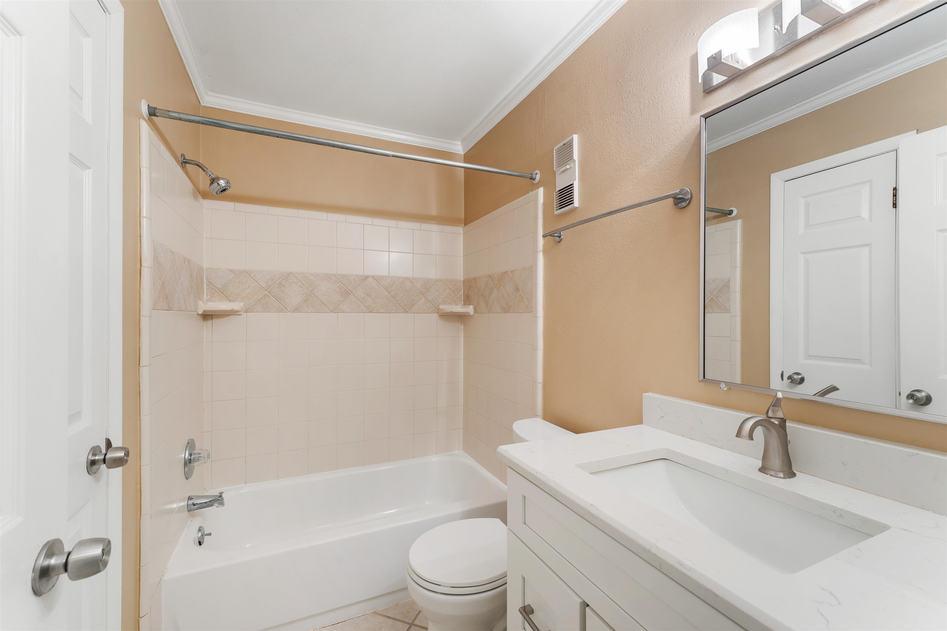 650 West Pope Road, Unit 233 St. Augustine, FL 32080 - Photo 20 of 31 a bathroom with a sink a toilet and a bathtub