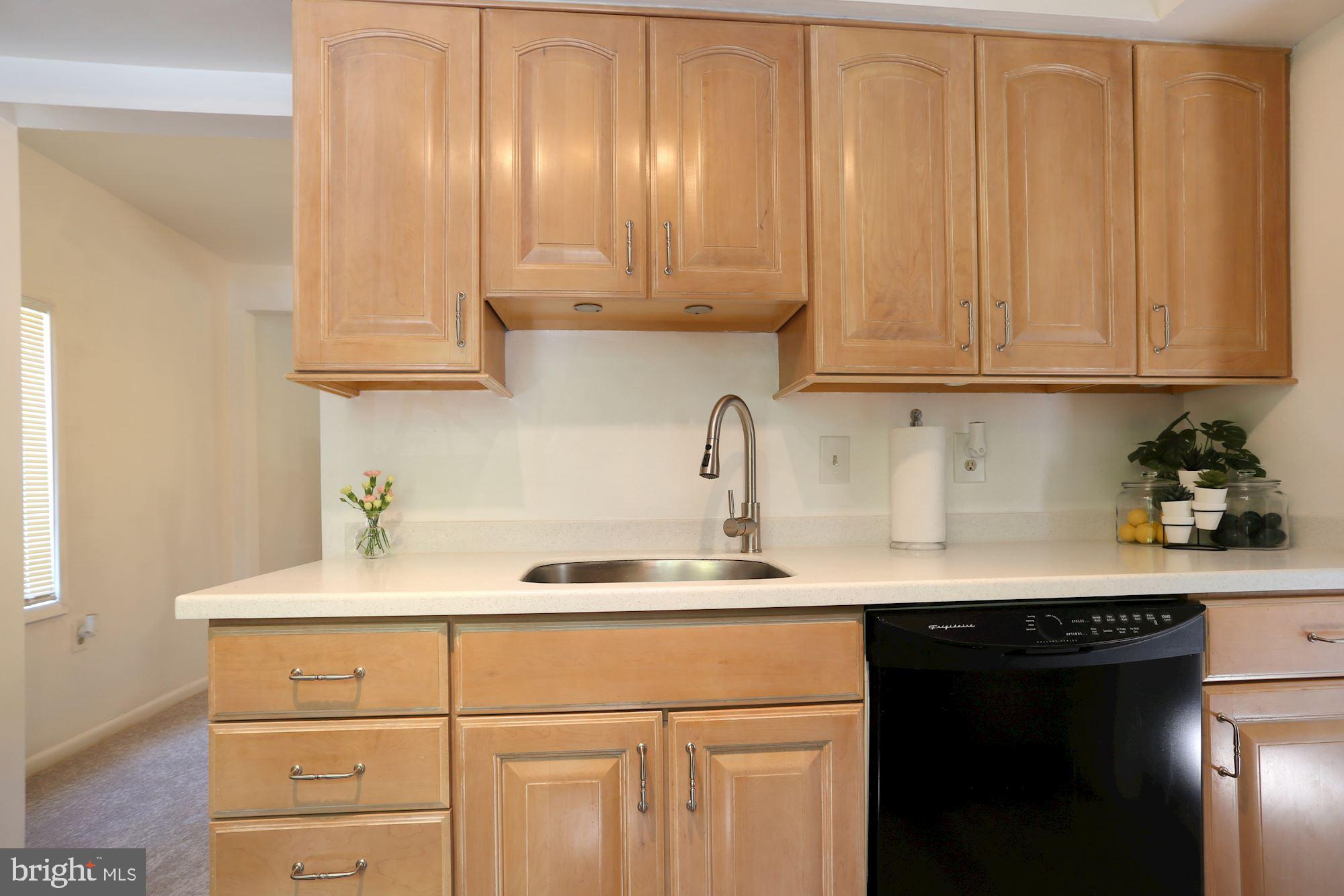2212 Lofty Heights Place Reston, VA 20191 - Photo 4 of 38 Gallery Image 4