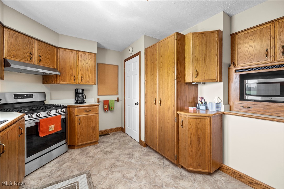 7305 Darrow Road Huron, OH 44839 - Photo 12 of 44