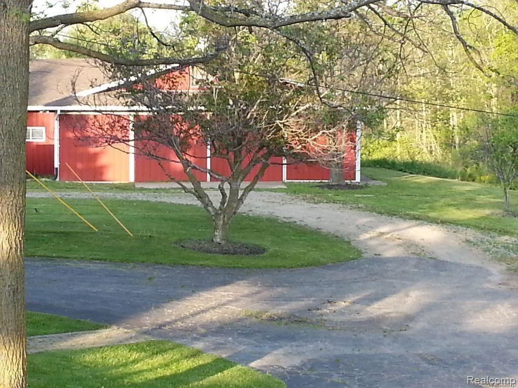 4373 Lippincott Road Lapeer, MI 48446 - Photo 10 of 29 BARN.jpg