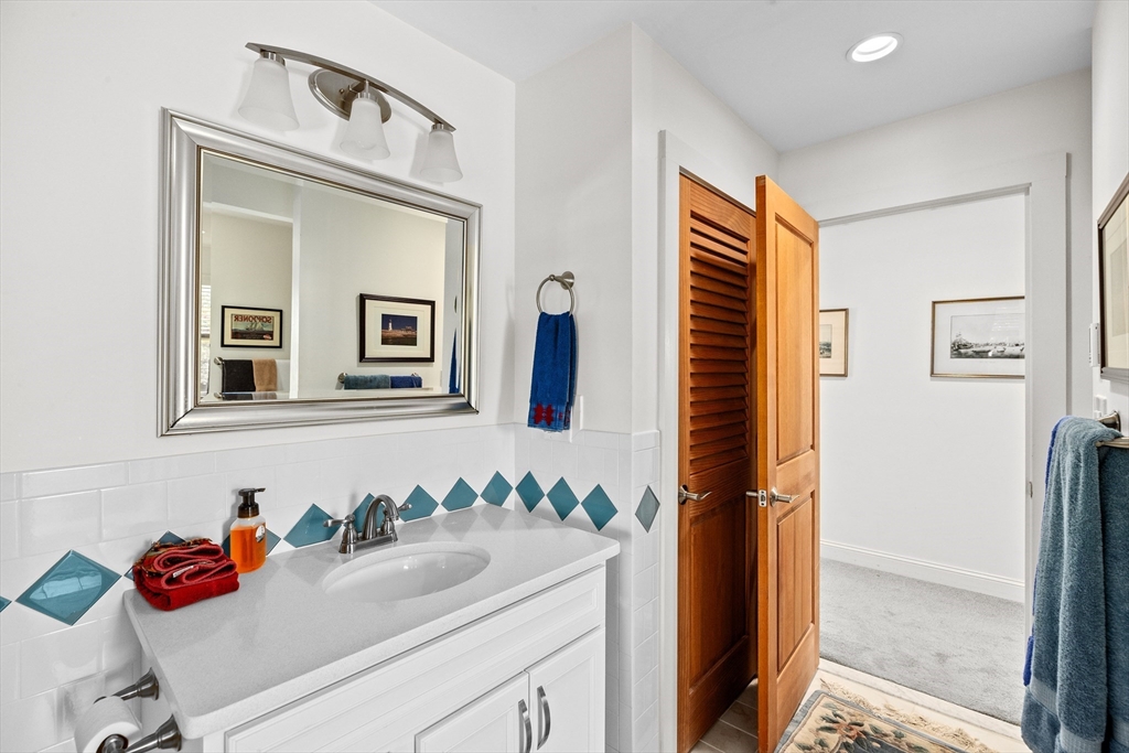 92 Marion Road, Unit UPPR Scituate, MA 02066 - Photo 23 of 33