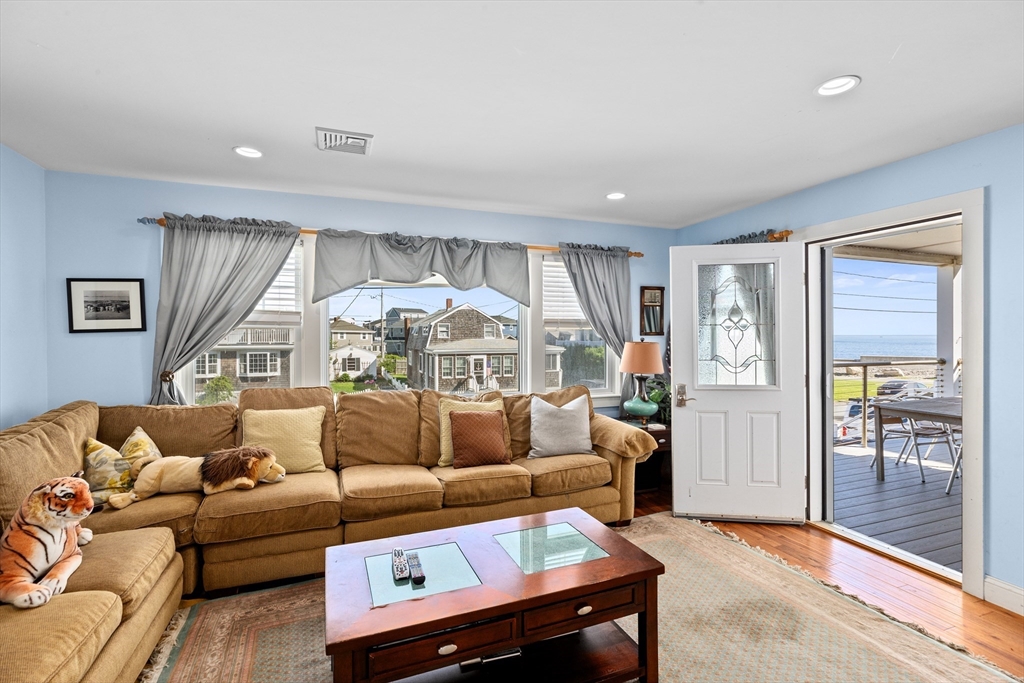 92 Marion Road, Unit UPPR Scituate, MA 02066 - Photo 10 of 33