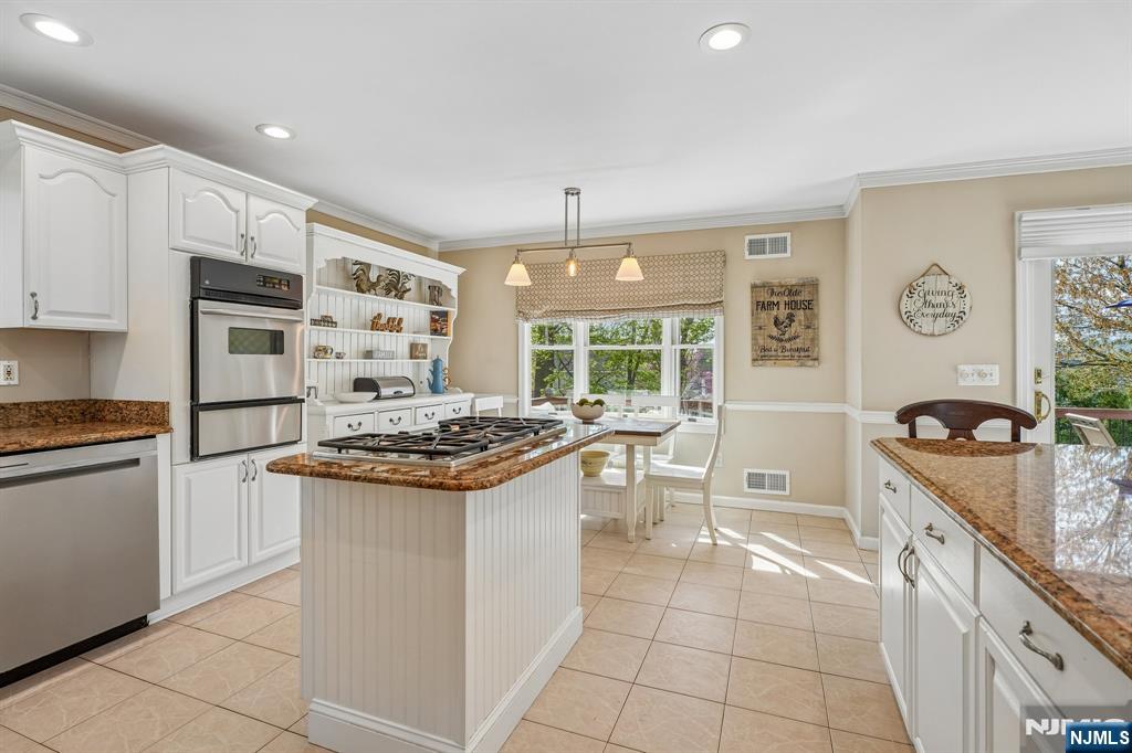 78 Elmwood Road Cedar Grove, NJ 07009 - Photo 13 of 43