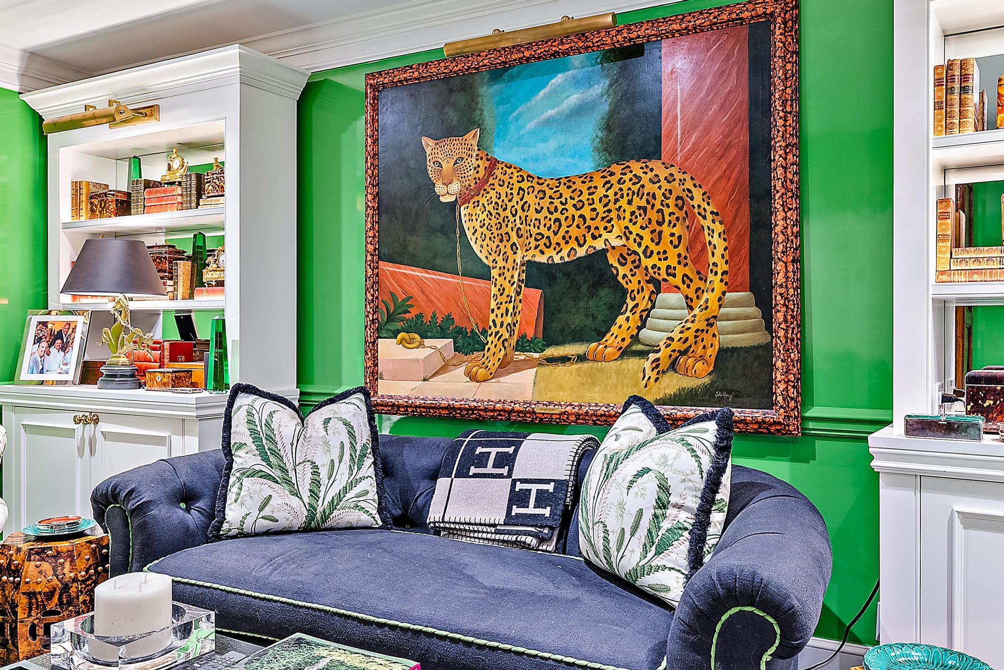 100 Royal Palm Way, Unit F1 Palm Beach, FL 33480 - Photo 12 of 43 a living room with furniture and a lamp