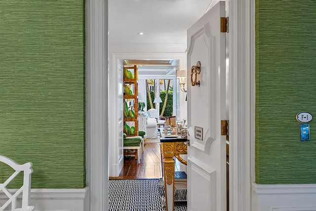 $5,895,000 | 100 Royal Palm Way, Unit F1, Palm Beach, FL 33480