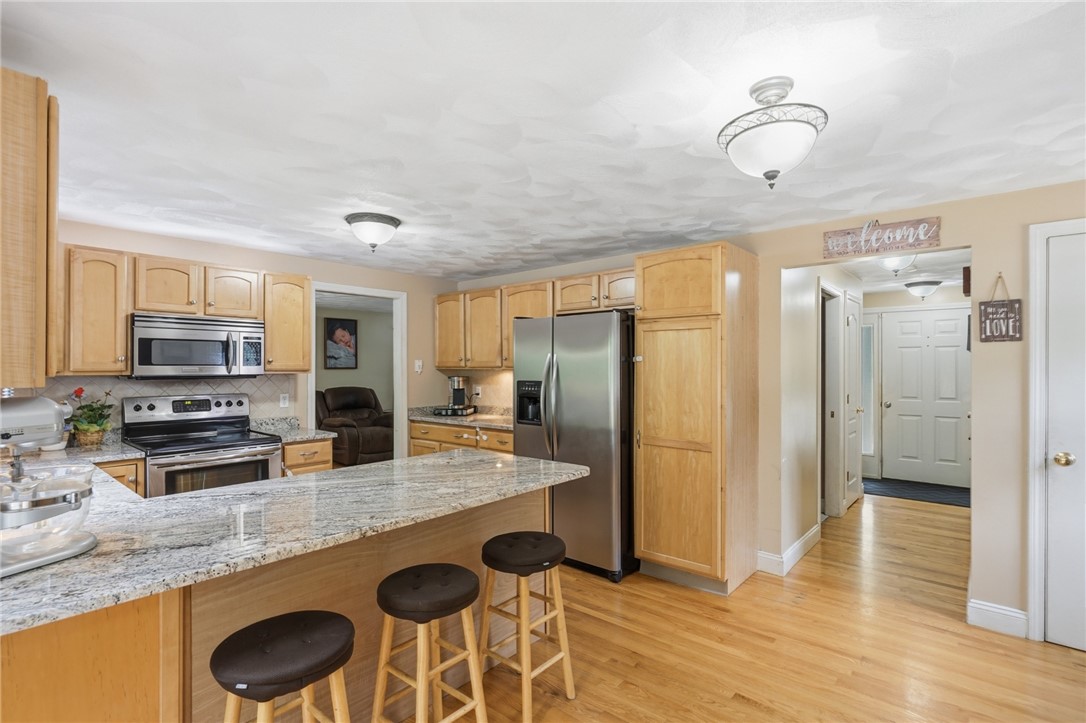 859 Knotty Oak Road Coventry, RI 02816 - Photo 7 of 39