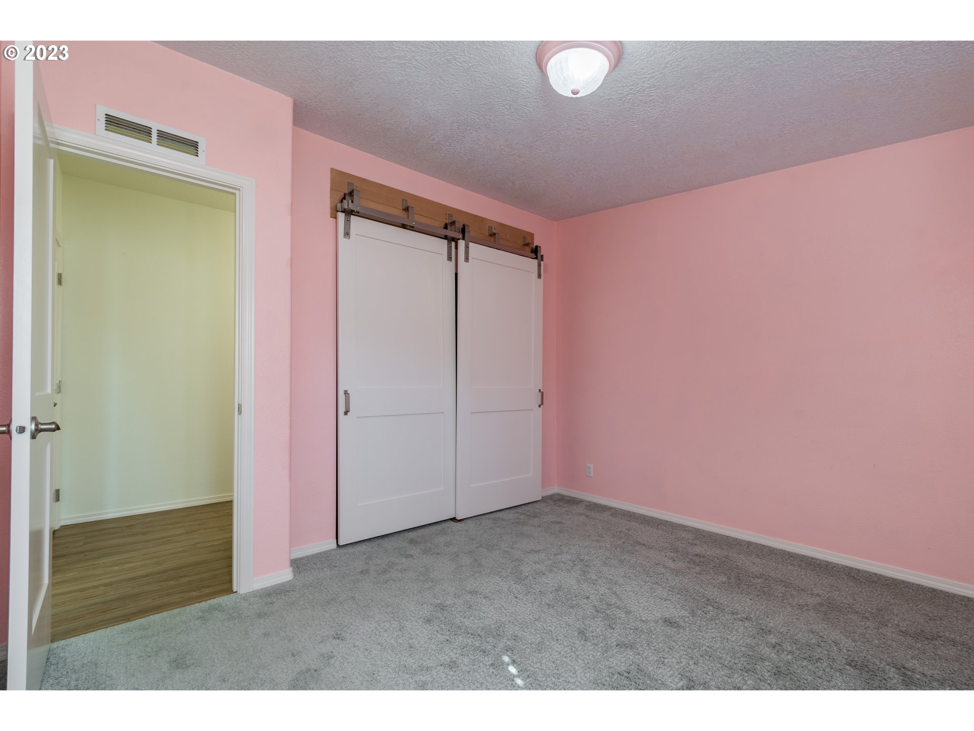 28485 Briggs Hill Road Eugene, OR 97405 - Photo 17 of 36 a view of an empty room