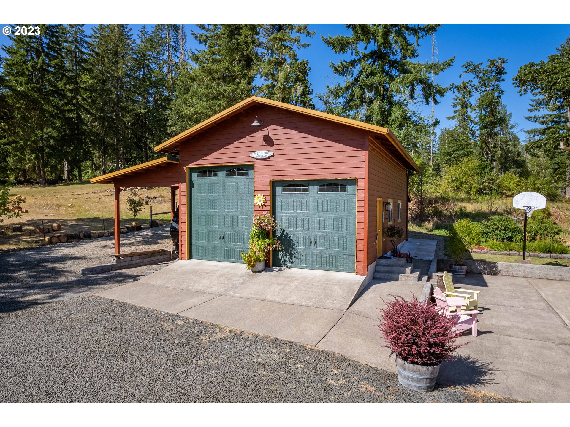 28485 Briggs Hill Road Eugene, OR 97405 - Photo 24 of 36 a front view of a house with a garden