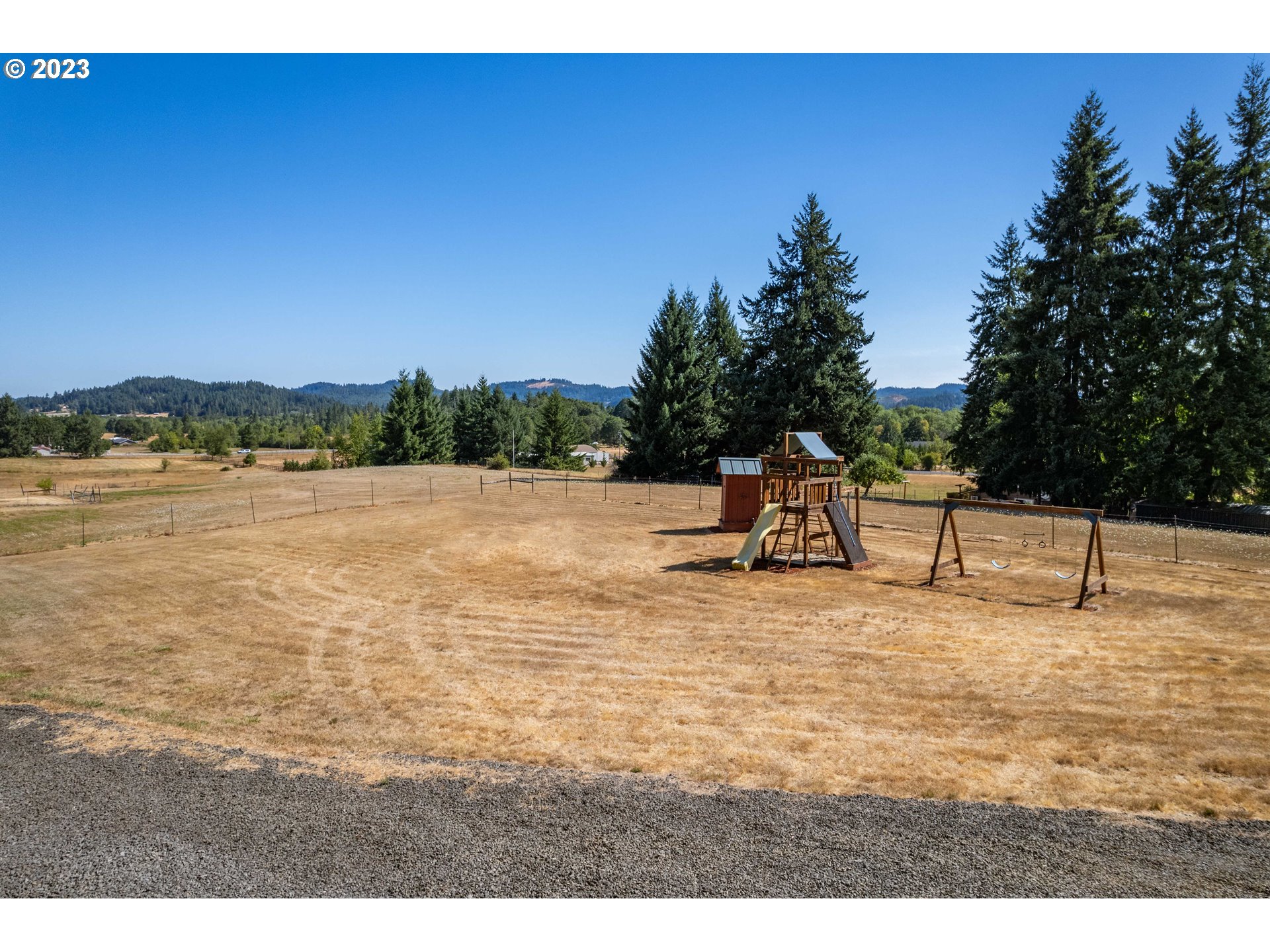 28485 Briggs Hill Road Eugene, OR 97405 - Photo 33 of 36 a view of a lake with a mountain