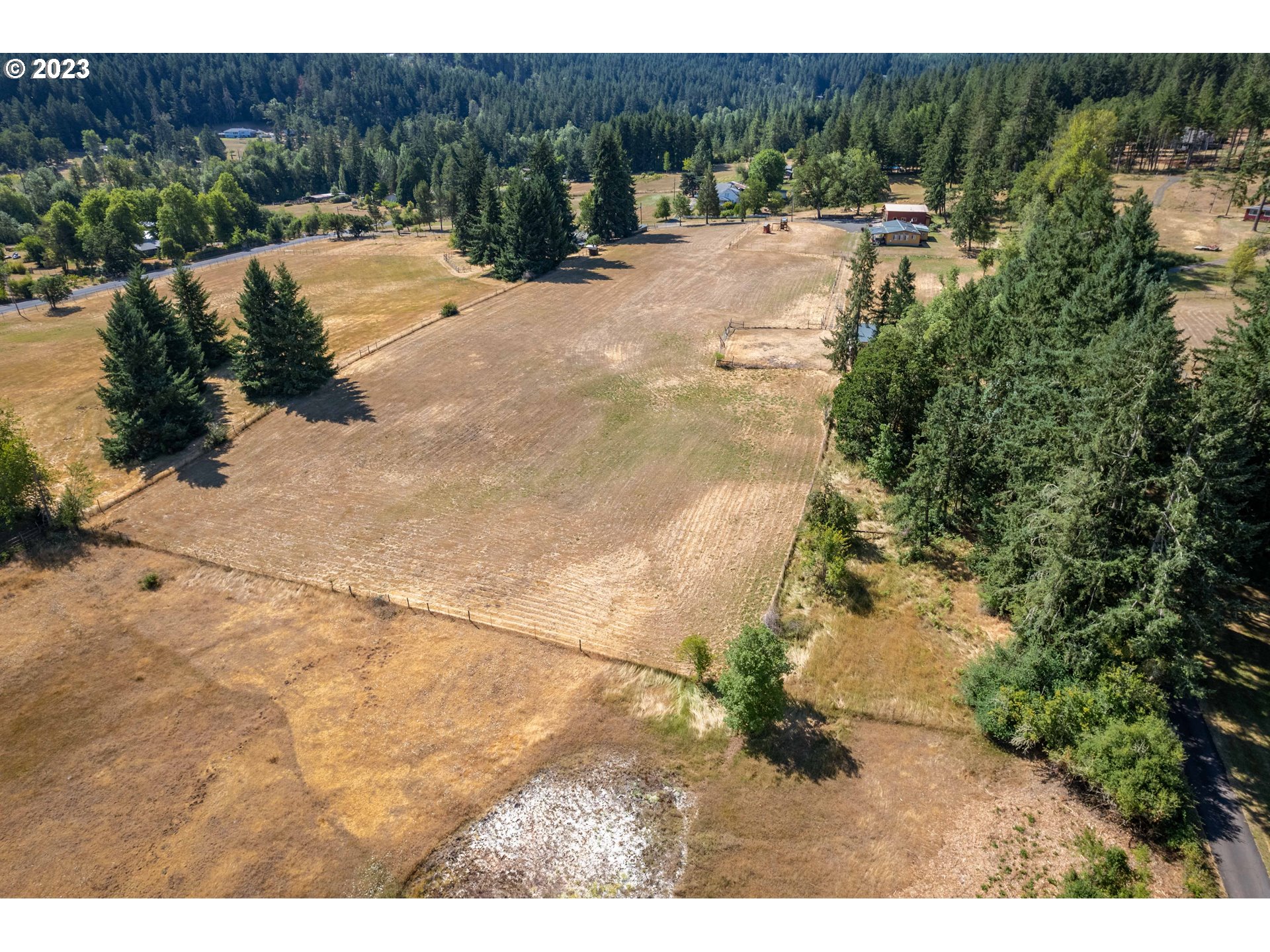 28485 Briggs Hill Road Eugene, OR 97405 - Photo 34 of 36 a view of a outdoor space