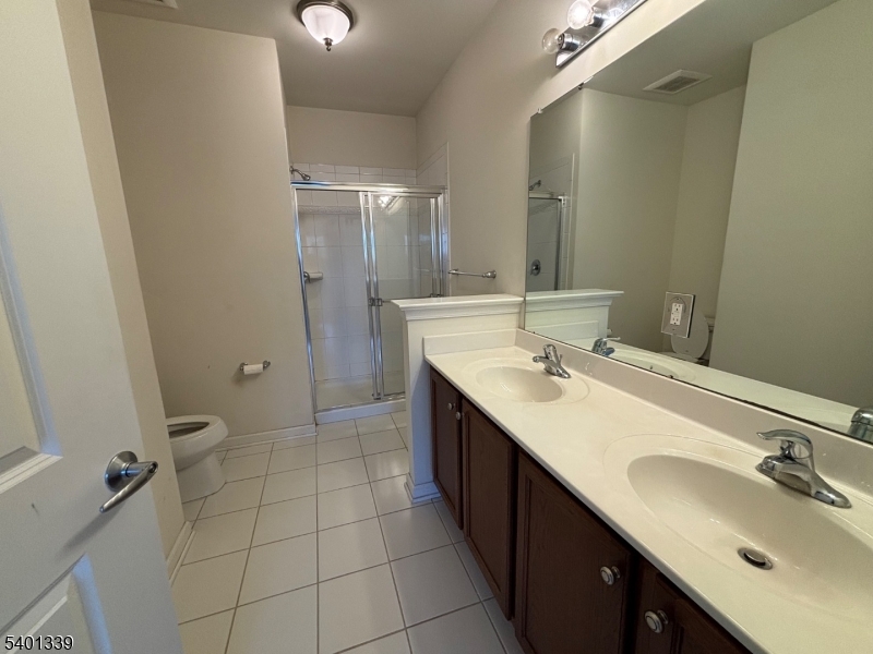 542 East Celebration Way South Plainfield, NJ 07080 - Photo 13 of 19