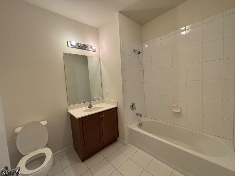 542 East Celebration Way South Plainfield, NJ 07080 - Photo 6 of 19