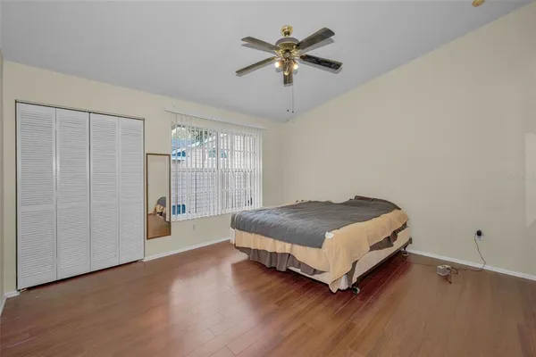 a en suite bathroom with a sink and a mirror