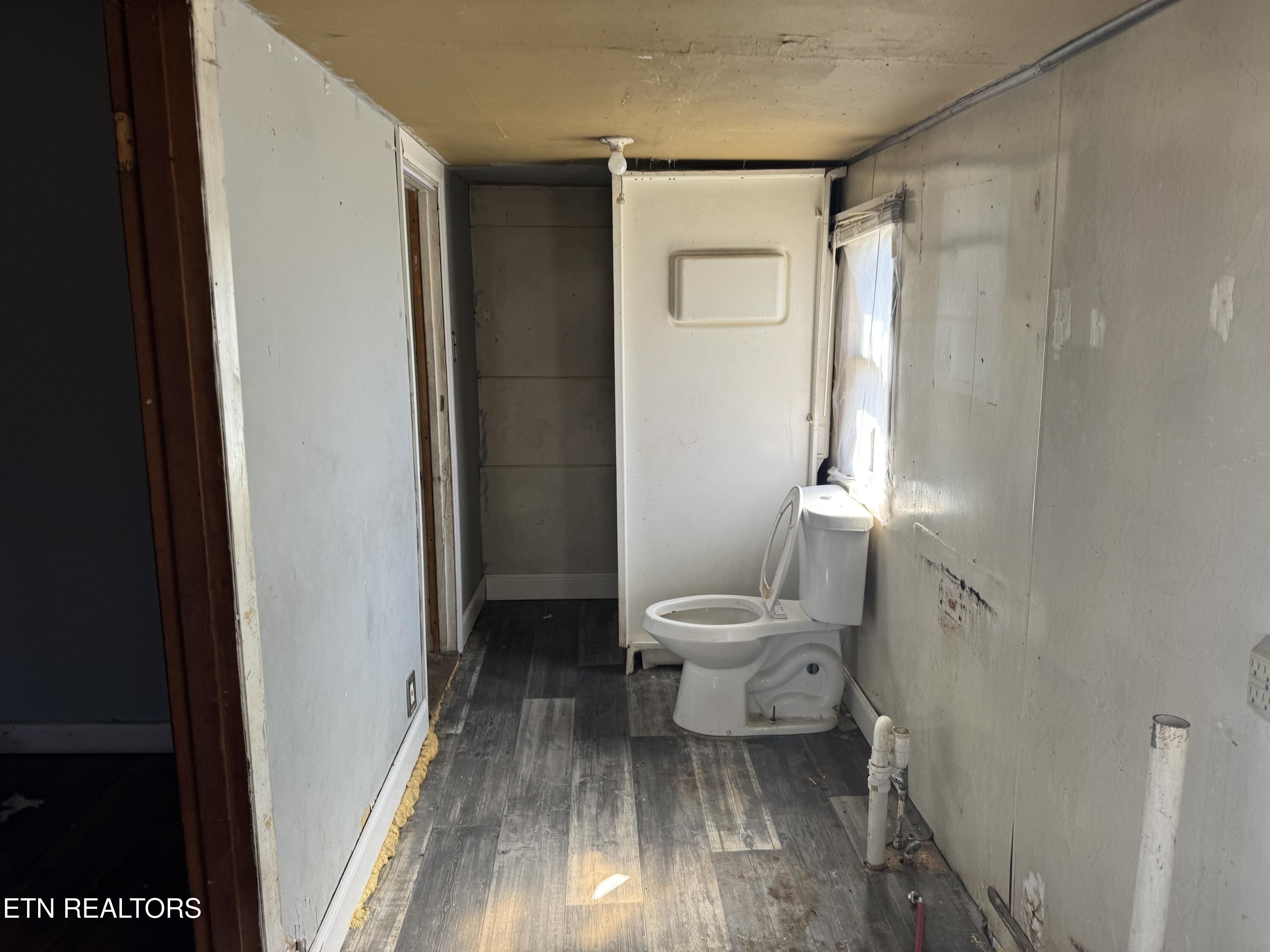 2516 Roseberry Road Mascot, TN 37806 - Photo 11 of 25 IMG_2604