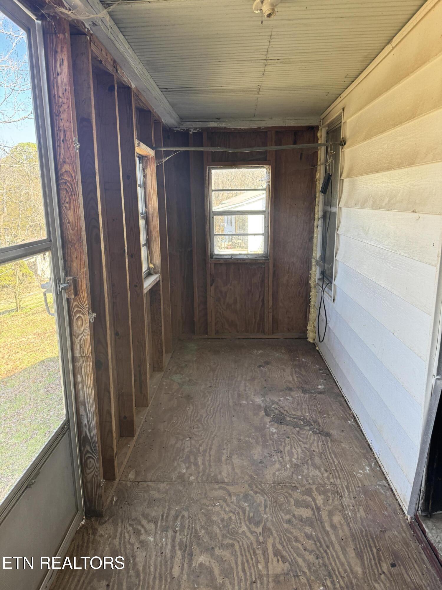 2516 Roseberry Road Mascot, TN 37806 - Photo 15 of 25 IMG_2609