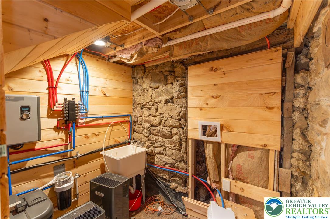 3401 Popular Drive Northampton, PA 18067 - Photo 15 of 21 a bathroom with a sink and a mirror