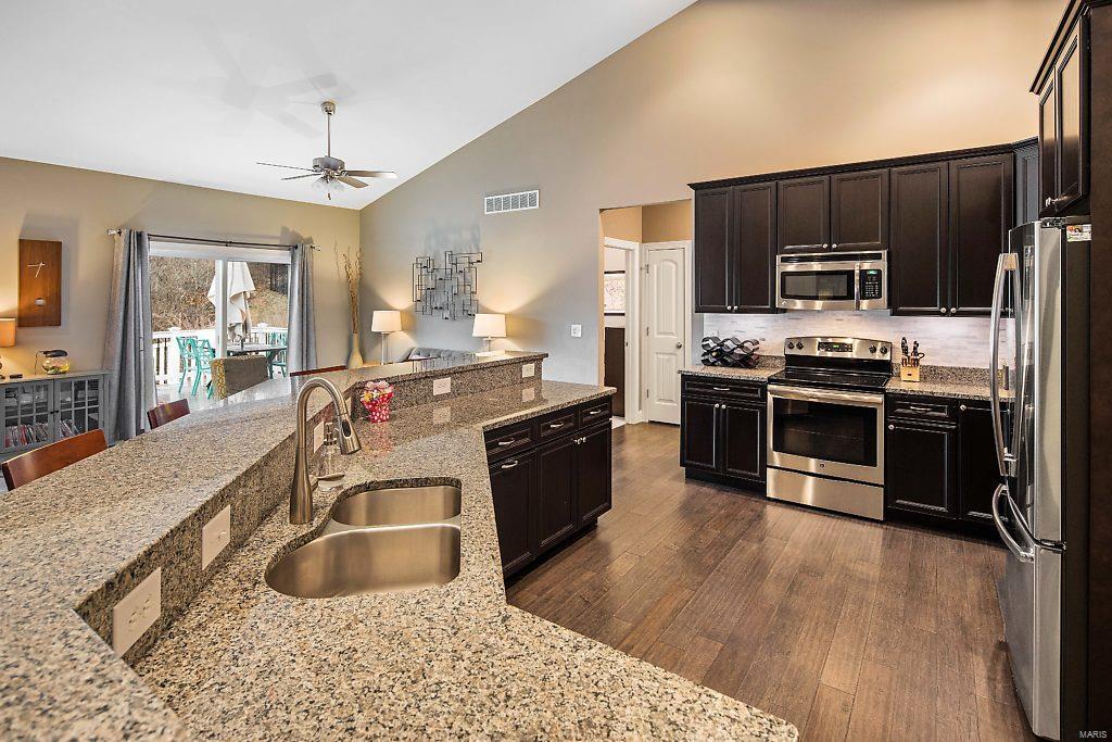 1206 Spring Lilly Drive High Ridge, MO 63049 - Photo 9 of 34