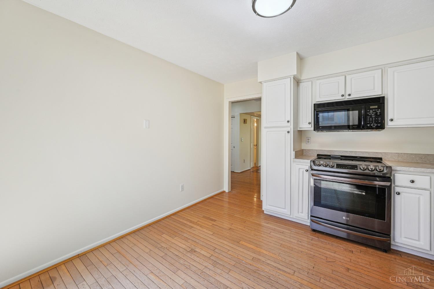 7264 East Galbraith Road Cincinnati, OH 45243 - Photo 16 of 33