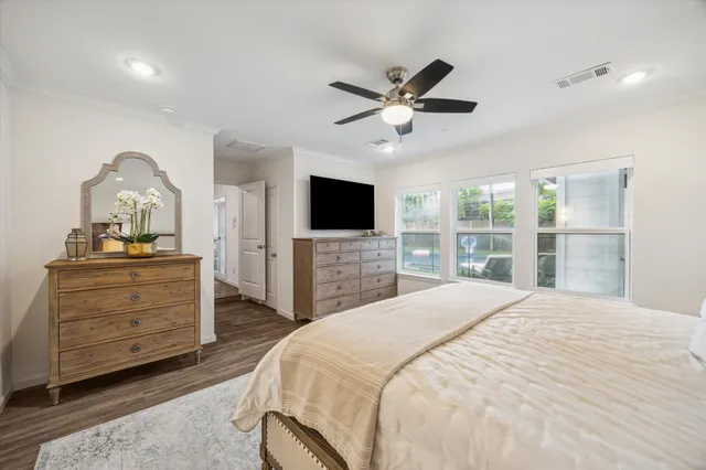 $900,000 | 1904 Chimney Rock Road, Houston, TX 77057